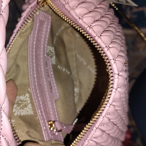 NWT Anne Klein Pink Quilted Handbag with Gold Crossbody Chain 🩷 - Picture 10 of 11